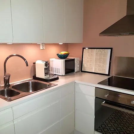 Lovely Central Apartment *